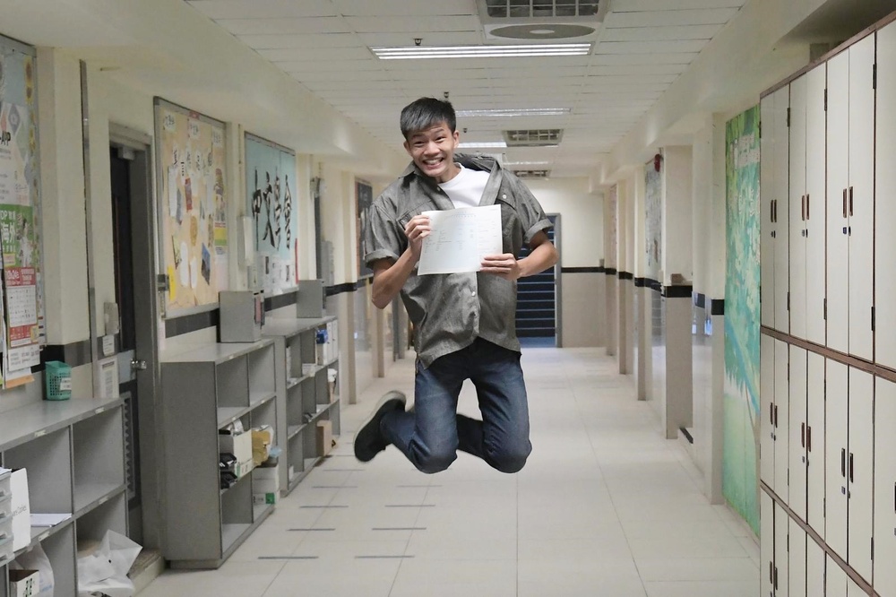Po Leung Kuk Tang Yuk Tien College’s Chiu Yi-nap is the school’s first-ever top scorer in the DSE exams’ 10-year history.
