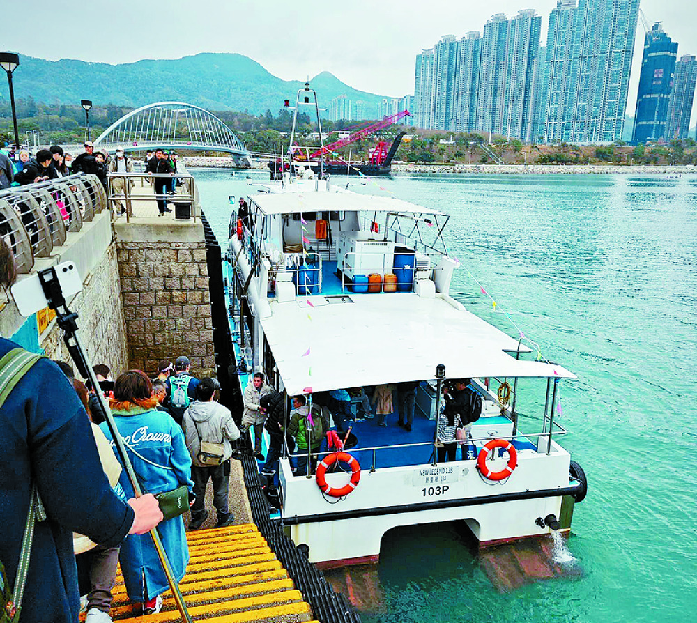 The kaito travels 20 times a day between tsung Kwan O and Sai Wan Ho. Victor Chan The kaito travels 20 times a day between tsung Kwan O and Sai Wan Ho. Victor Chan