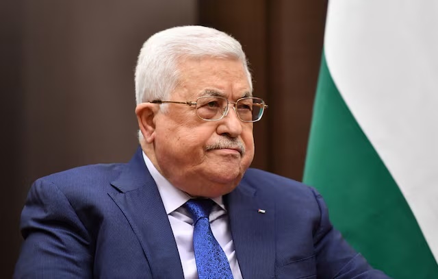 Palestinian President Mahmoud Abbas attends a meeting with Russian President Vladimir Putin in Sochi, Russia November 23, 2021. Sputnik/Evgeny Biyatov/Kremlin via REUTERS/File Photo