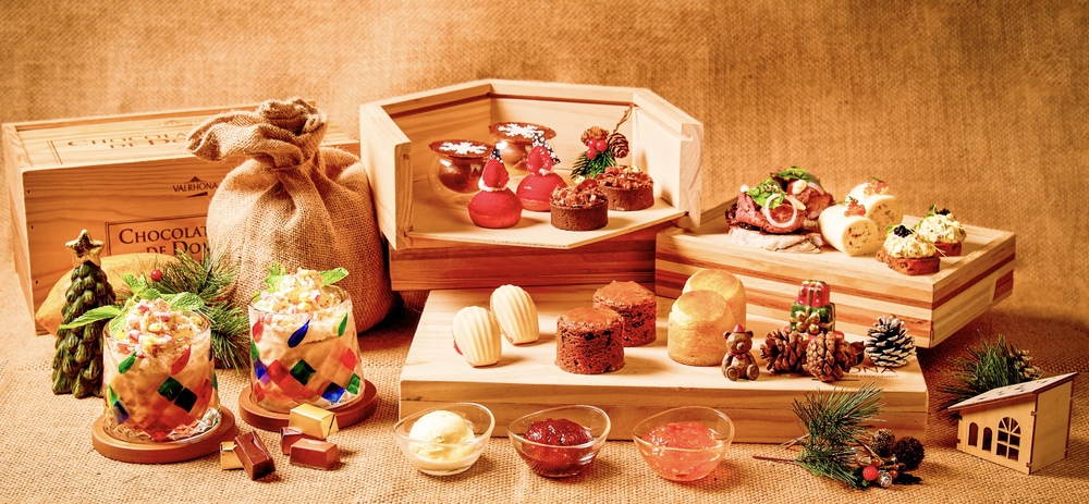Ebb & Flow has unveiled the Valrhona Chocolate Christmas Tea Set, exclusively available at the hotel lobby lounge. Ebb & Flow has unveiled the Valrhona Chocolate Christmas Tea Set, exclusively available at the hotel lobby lounge.