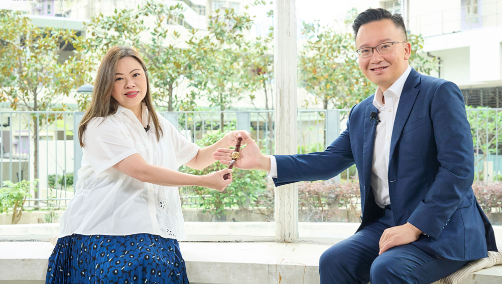 Rosanna Law (L), Permanent Secretary for Housing and Director of Housing, with host Nick Chan. Rosanna Law (L), Permanent Secretary for Housing and Director of Housing, with host Nick Chan.