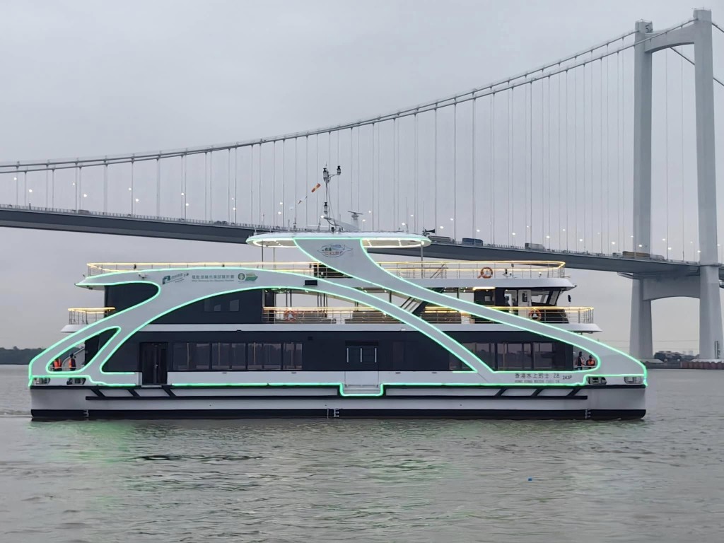Second government-funded electric ferry arrives in Hong Kong (Photo: Environment and Ecology Bureau's Facebook)