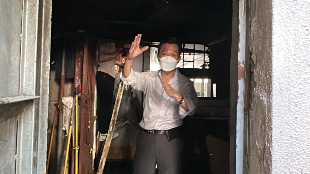 The boss surnamed Tsui. 