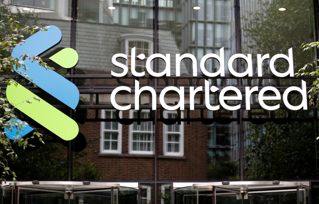 The Standard Chartered bank logo is seen at their headquarters in London, Britain, July 26, 2022.  REUTERS