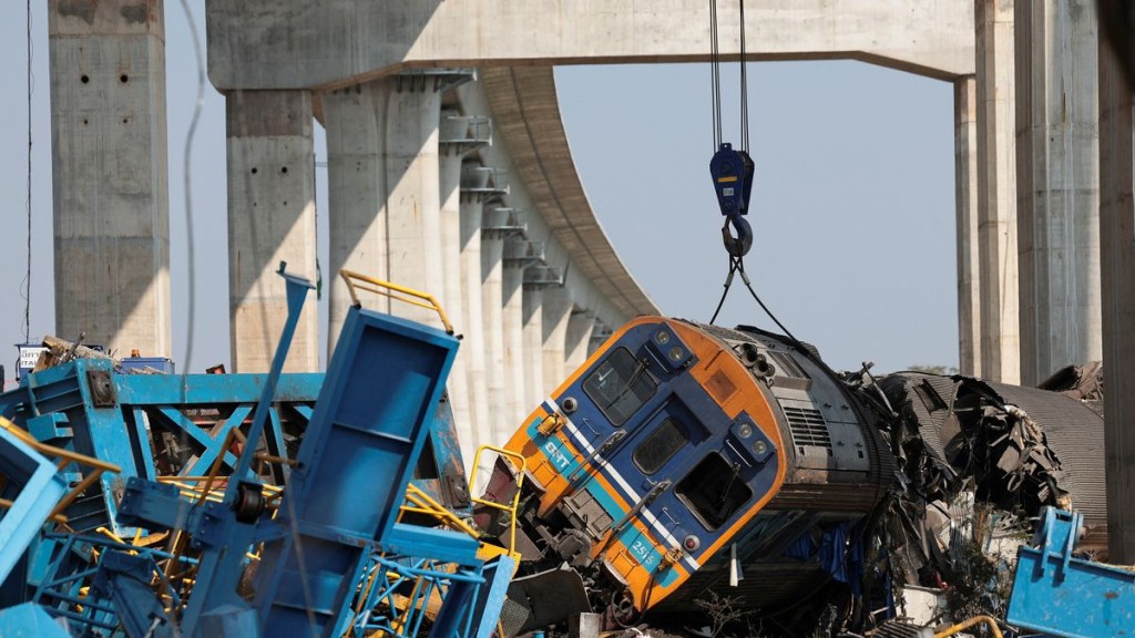 Train traveling from Bangkok to Ubon Ratchathani derailed in Sikhio district. Reuters