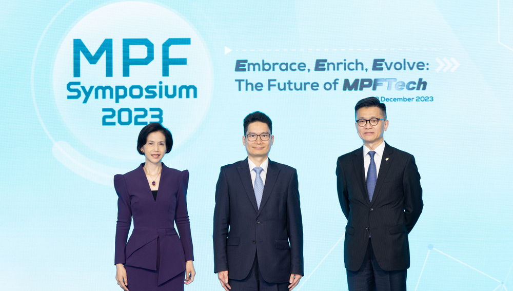 (From left to right) MPFA Chairman Mrs Ayesha Macpherson Lau; Acting Secretary for Financial Services and the Treasury Mr Joseph Chan; and MPFA Managing Director Mr Cheng Yan-chee.