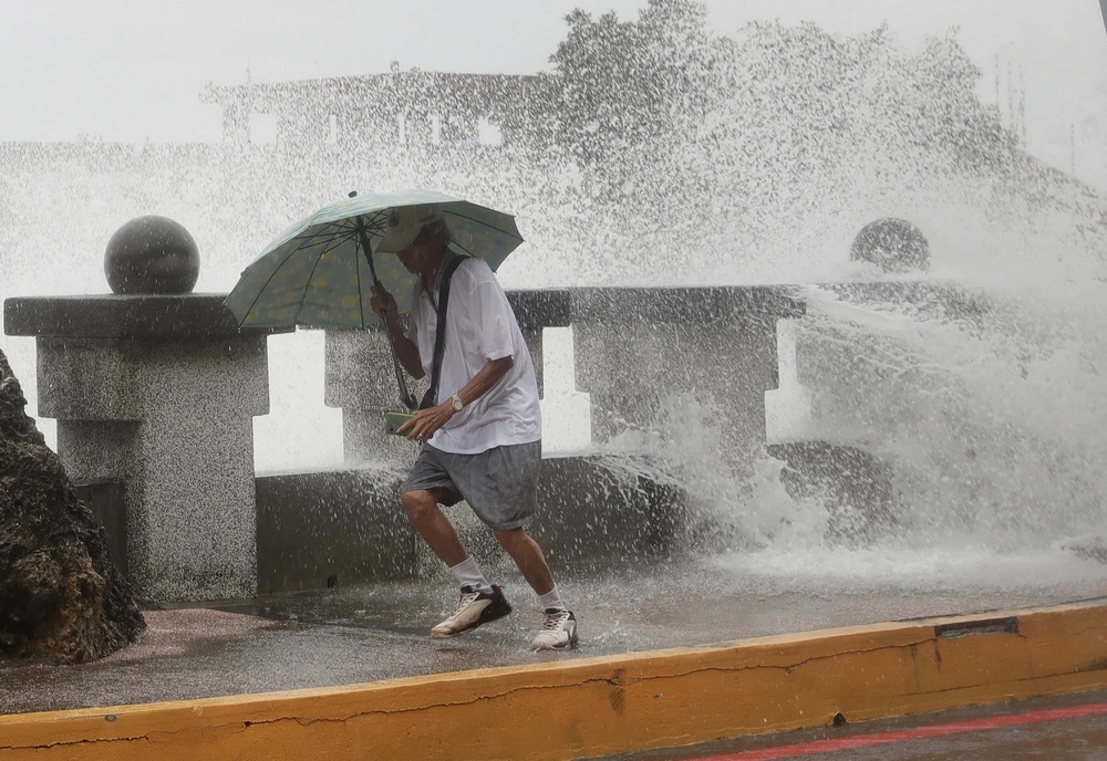 2 dead and thousands evacuated as a typhoon approaches Taiwan