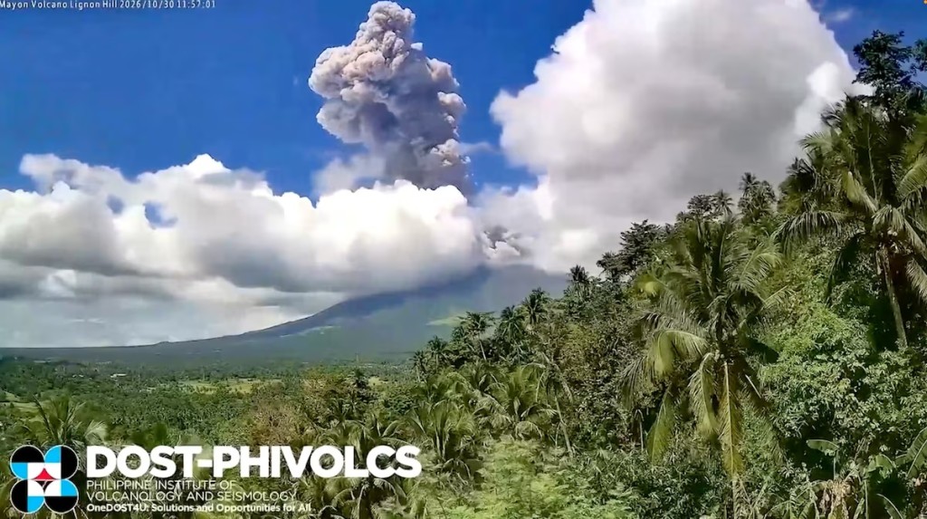  Ash plume during an eruption at Mayon volcano in Albay Province, Philippines October 30, 2026, in this screen grab obtained from a timelapse video. Philippine Institute Of Volcanology And Seismology (DOST-PHIVOLCS)/Handout via REUTERS
