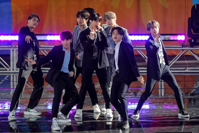 Members of K-Pop band, BTS perform on ABC's 'Good Morning America' show in Central Park in New York City, U.S., May 15, 2019. REUTERS/Brendan McDermid 