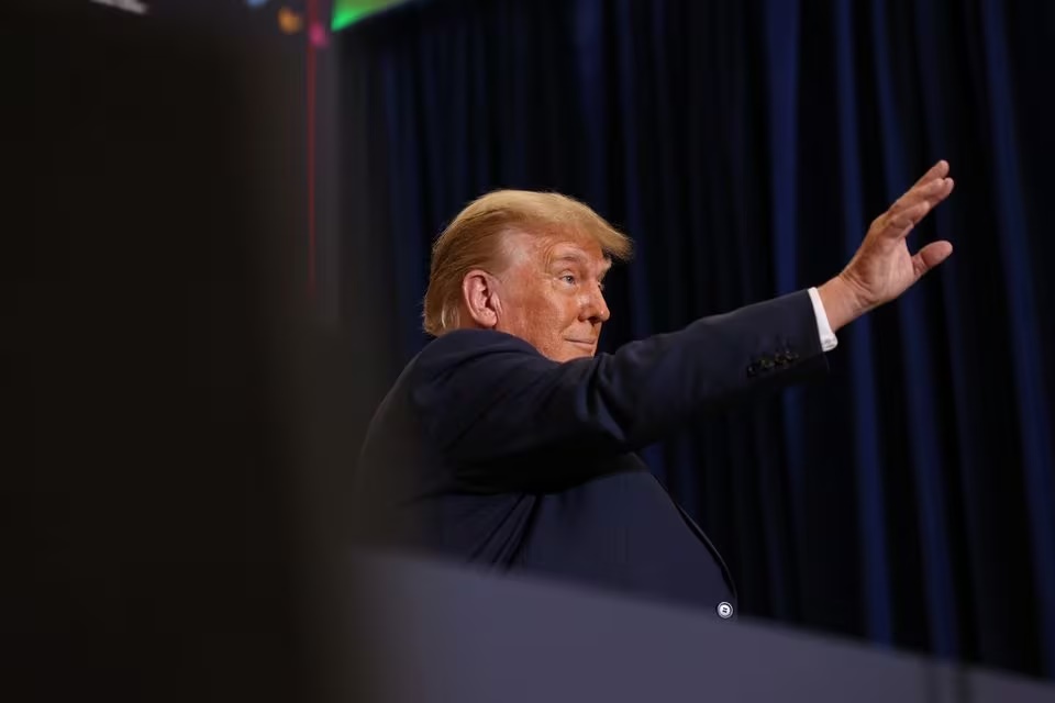 Republican presidential candidate and former U.S. President Donald Trump attends a campaign event in Waterloo, Iowa, U.S. December 19, 2023. REUTERS/Scott Morgan Republican presidential candidate and former U.S. President Donald Trump attends a campaign event in Waterloo, Iowa, U.S. December 19, 2023. REUTERS/Scott Morgan
