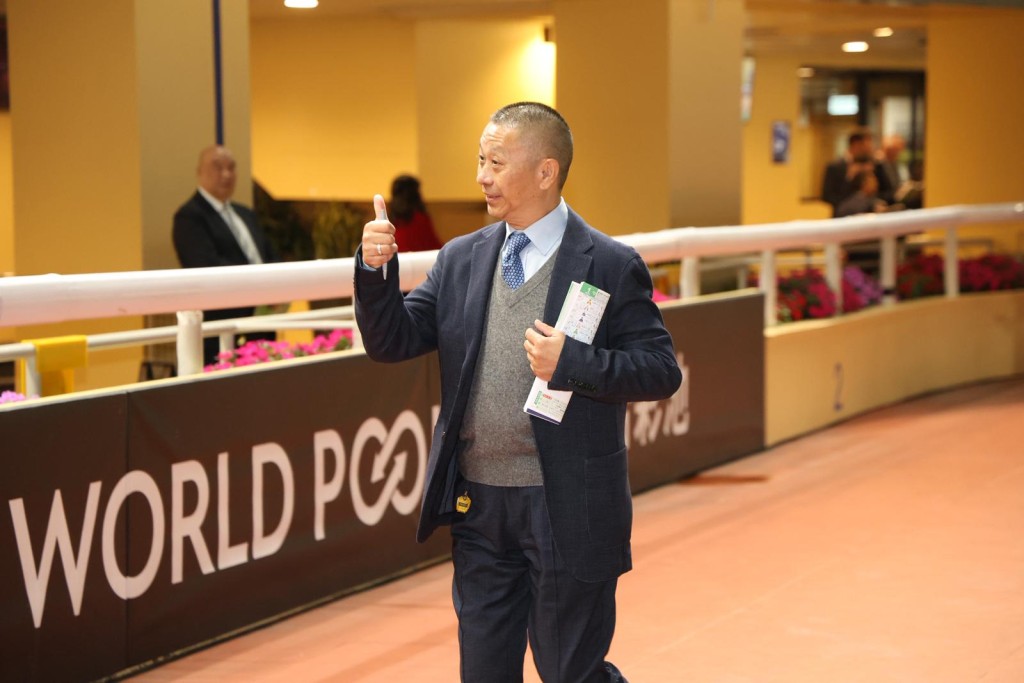 Danny Shum celebrates Win Method's success at Happy Valley SINGTAO 