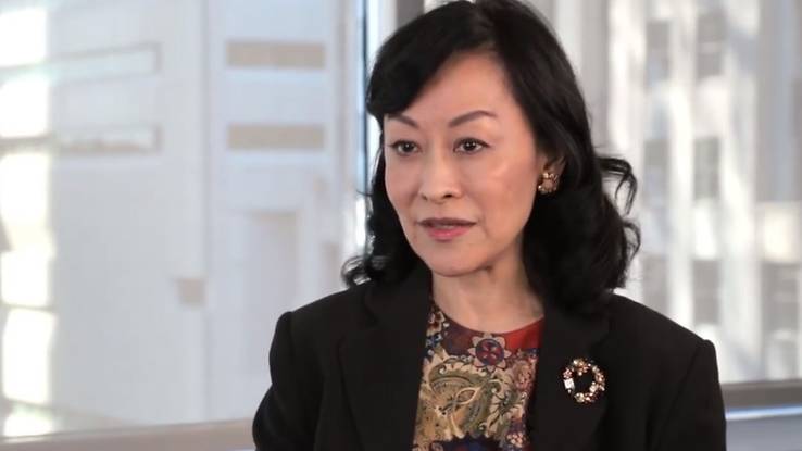 Lee Suet Fern is the wife of Lee Kuan Yew's son Lee Hsien Yang. She has been a lawyer for more than 37 years. Lee Suet Fern is the wife of Lee Kuan Yew's son Lee Hsien Yang. She has been a lawyer for more than 37 years.