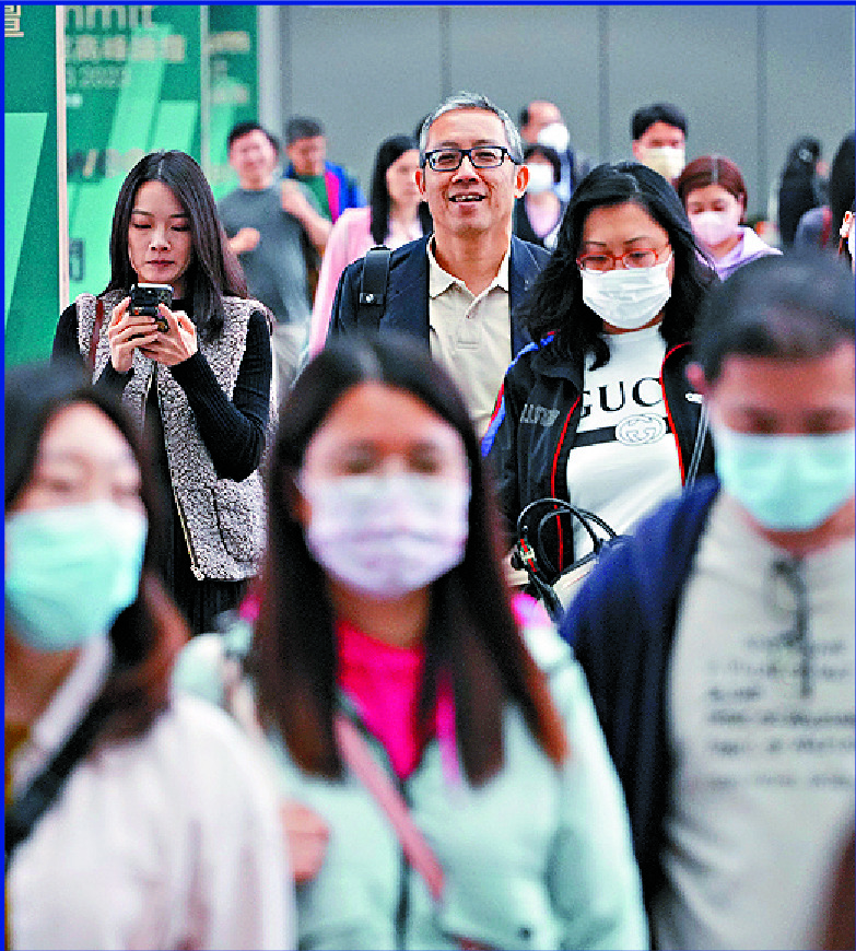 There are more than 18,000 vacancies as of November last year. SING TAO There are more than 18,000 vacancies as of November last year. SING TAO