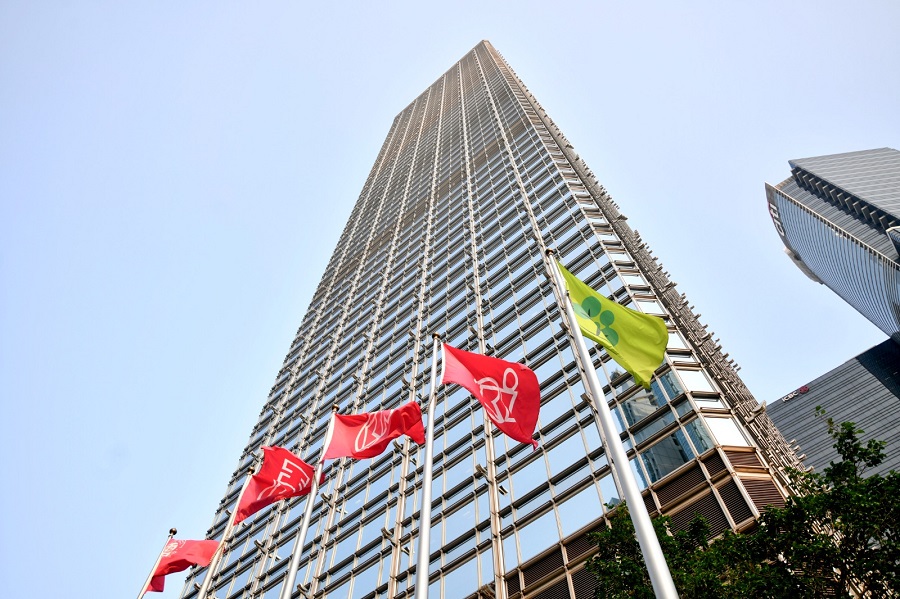 Cheung Kong Center on Queen's Road Central. SING TAO Cheung Kong Center on Queen's Road Central. SING TAO