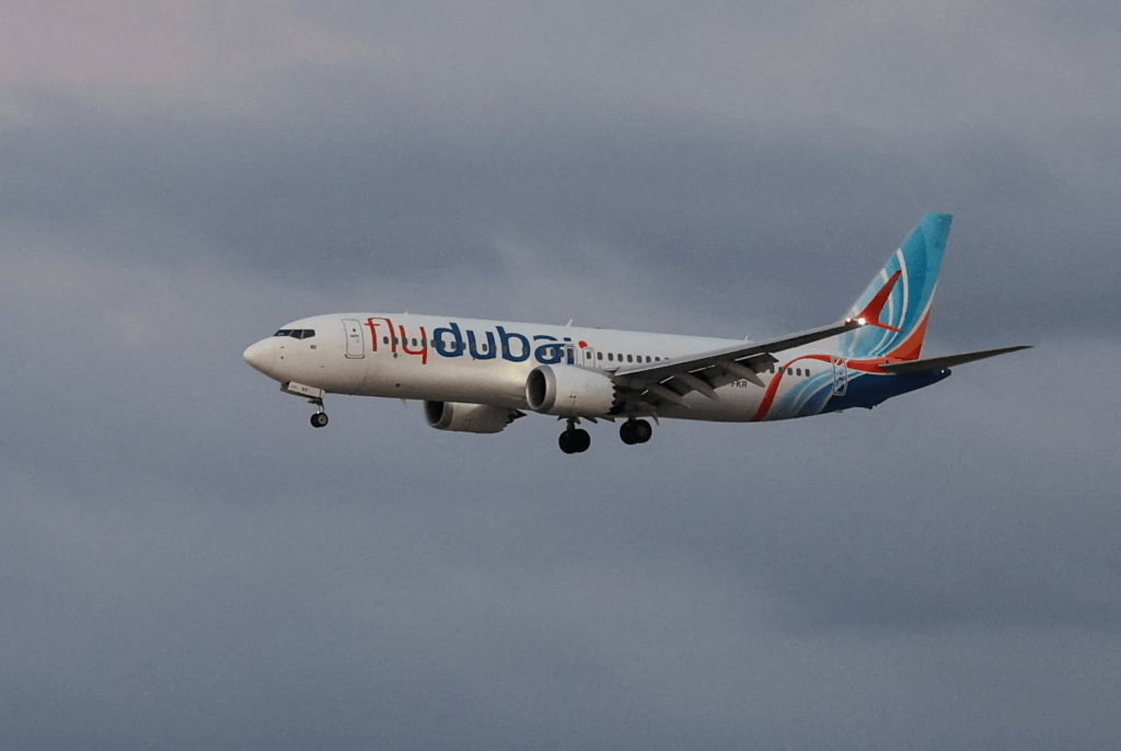 A plane, carrying passengers who were on the FlyDubai aircraft bound for Israel from the United Arab Emirates, which was diverted to Saudi Arabia following an emergency signal, arrives at the Ben Gurion International Airport, in Lod, near Tel Aviv, Israel, September 30, 2026. REUTERS/Ammar Awad/File Photo 