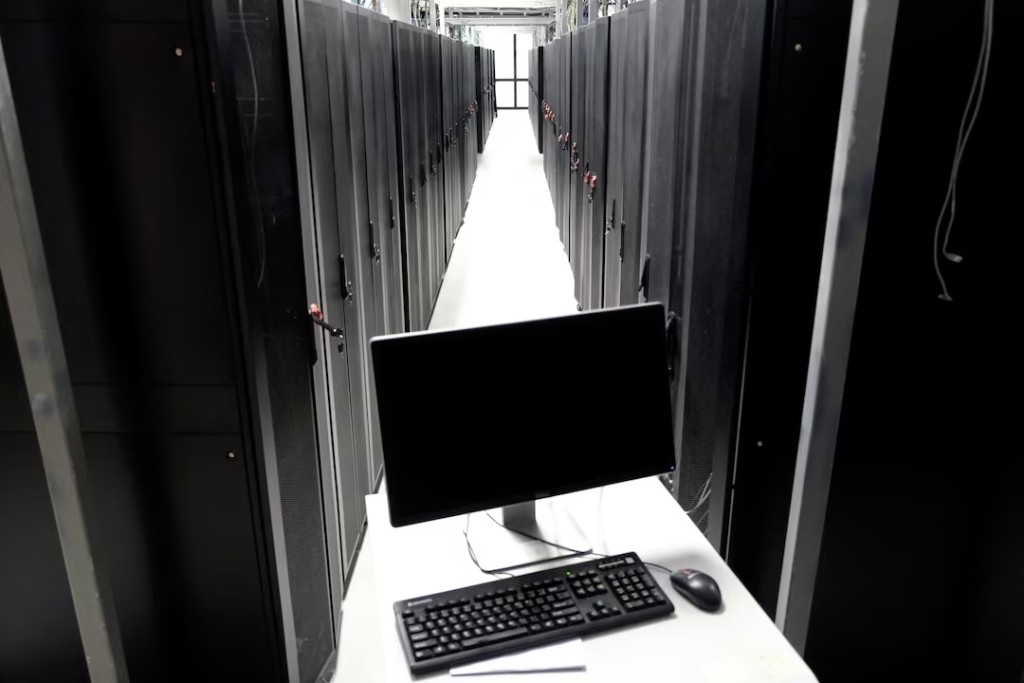 Servers are seen inside Huawei's factory campus in Dongguan, Guangdong province, China March 25, 2019. Picture taken March 25, 2019. REUTERS/Tyrone Siu/File Photo