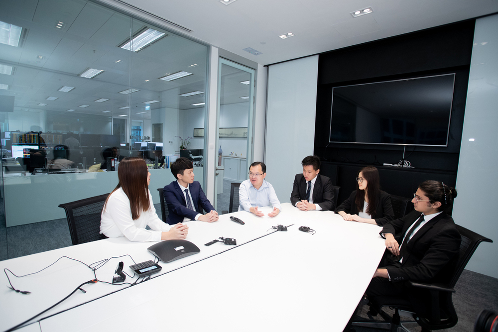 Thomas Wong, founder & Chief Investment Officer of Optimas, shared his life stories with students