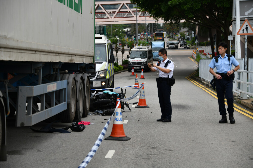 Motorcyclist killed after ramming into a parked lorry in Tin Shui Wai