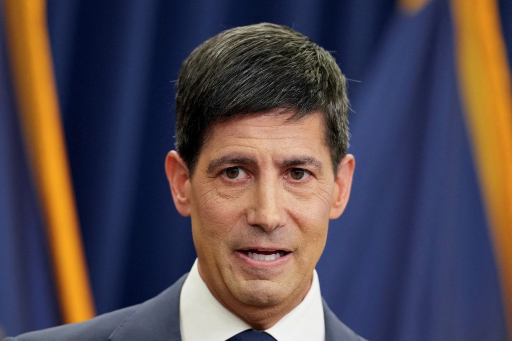 New U.S. Federal Reserve Chairman Kevin Warsh holds a press conference following a two-day meeting of the Federal Open Market Committee (FOMC), at the U.S. Federal Reserve in Washington, D.C., U.S. June 17, 2026. REUTERS/Eric Lee