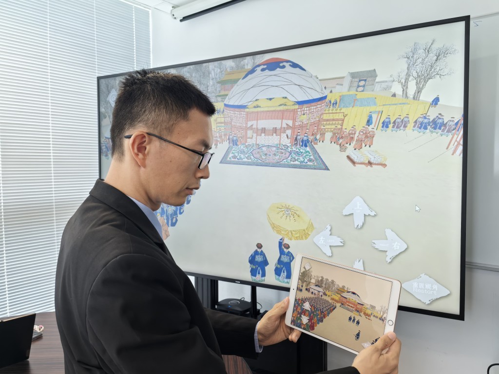 Sammy Li demonstrated how to find the correct angles by comparing 3D models with the original artworks Sammy Li demonstrated how to find the correct angles by comparing 3D models with the original artworks