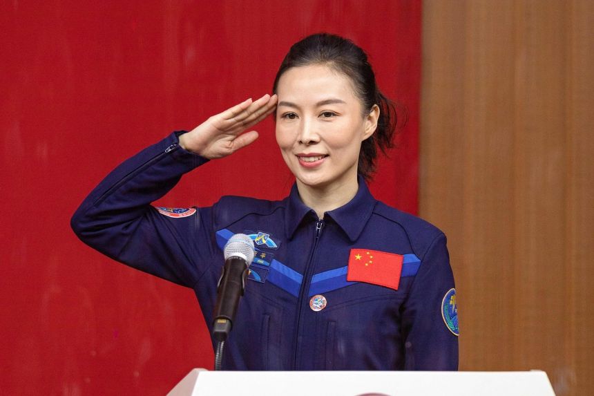 Wang Yaping is the first woman to visit Tiangong, China's latest achievement to become a major space power. Wang Yaping is the first woman to visit Tiangong, China's latest achievement to become a major space power.