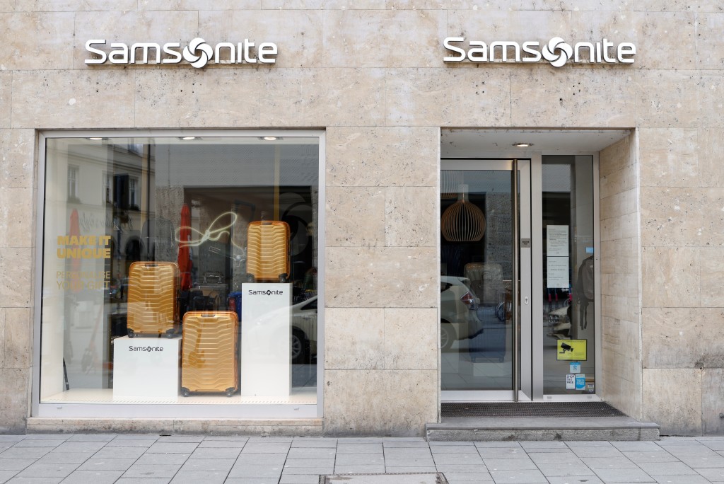 'Samsonite' store is seen closed due to the coronavirus disease (COVID-19) pandemic in Munich, Germany, February 5, 2021. Picture taken February 5, 2021. REUTERS/Michaela Rehle