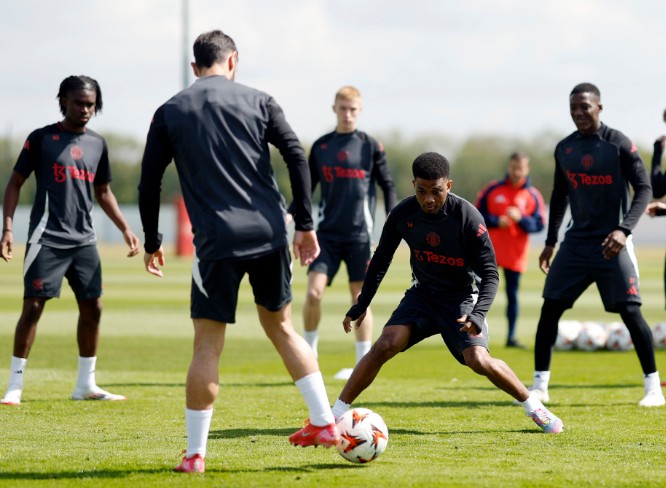 Manchester United train ahead of the semi-final second leg against Athletic Bilbao. REUTERS