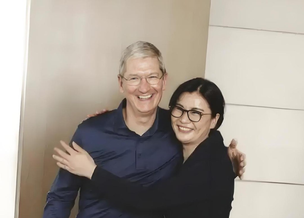 Lens Technology has worked with Apple for many years, and Zhou Qunfei also enjoys a close personal friendship with Tim Cook. Online photo