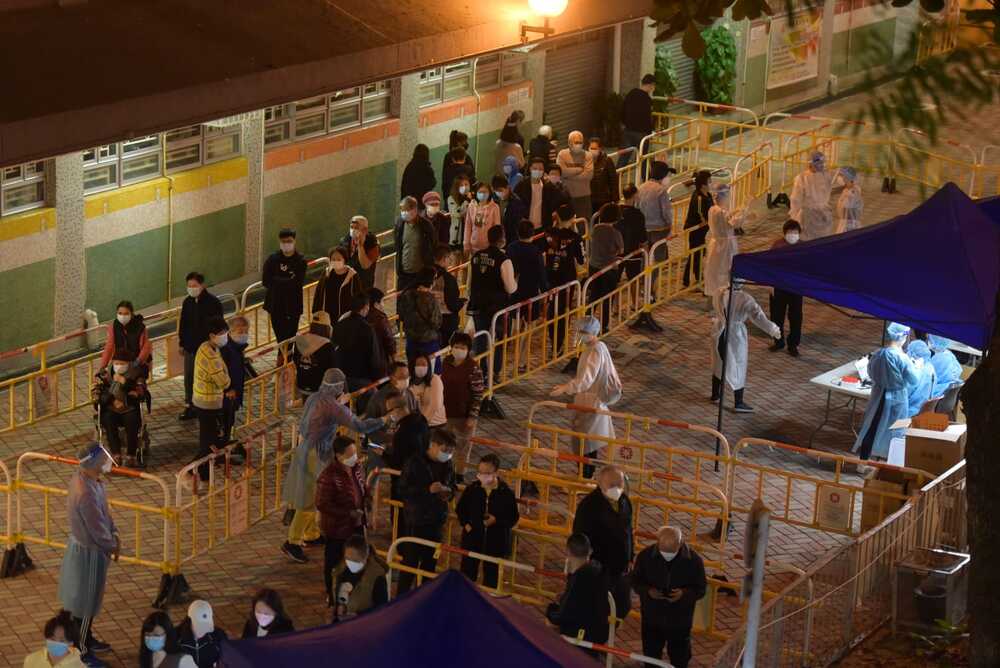 Residents queued up for tests outside Fu Keung House of Tai Wo Hau Estate. Residents queued up for tests outside Fu Keung House of Tai Wo Hau Estate.