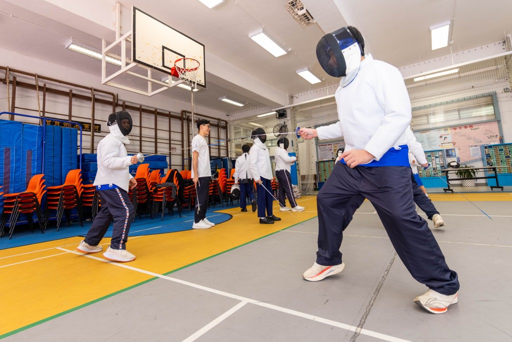 Former Hong Kong team fencers and professional coaches led fencing masterclasses at local schools under the Jockey Club Fencing Community Programme. Former Hong Kong team fencers and professional coaches led fencing masterclasses at local schools under the Jockey Club Fencing Community Programme.