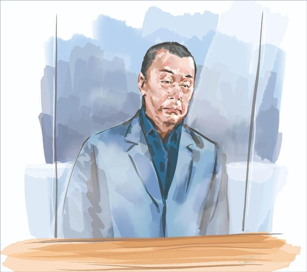 Left: a Sing Tao sketch of the trial. A van carrying Jimmy Lai leaves court, where officers make their presence felt, as people line up to get in.  SING TAO, AGENCIES