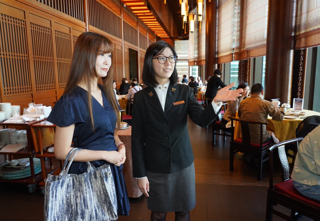 One of Yung’s service motto is “never say no to a guest”.