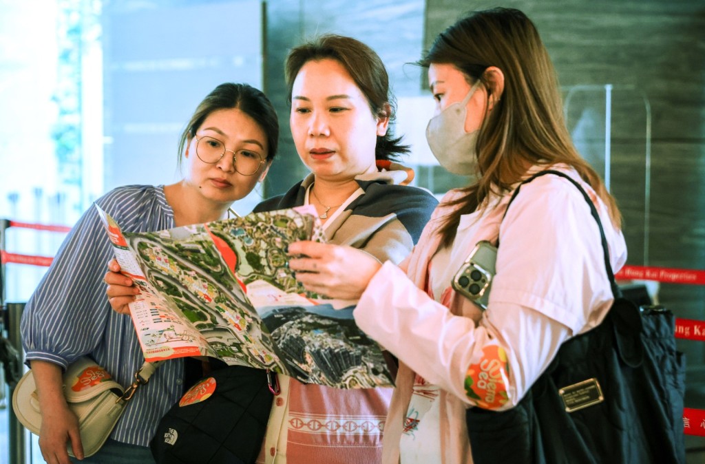 Sierra Sea home hunters. Sing Tao