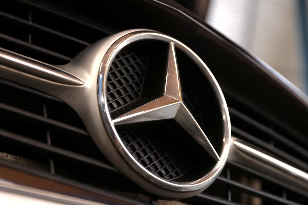 Mercedes-Benz logo is seen in this illustration taken July 28, 2025. REUTERS