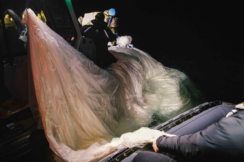 This picture provided by the US Navy shows sailors assigned to Explosive Ordnance Disposal Group 2 recover a high-altitude surveillance balloon off the coast of Myrtle Beach, South Carolina, in the Atlantic Ocean on February 5, 2023. (AFP) This picture provided by the US Navy shows sailors assigned to Explosive Ordnance Disposal Group 2 recover a high-altitude surveillance balloon off the coast of Myrtle Beach, South Carolina, in the Atlantic Ocean on February 5, 2023. (AFP)