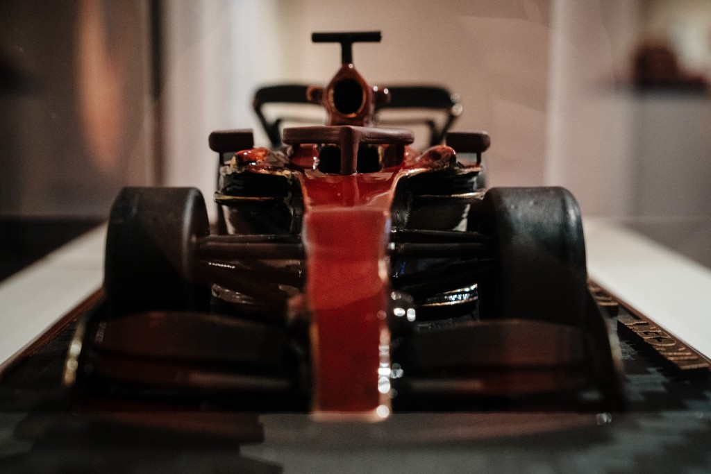 Photo by DIMITAR DILKOFF / AFP  This photograph taken on November 28, 2025 in Paris shows a chocolate pastry made by France's pastry chef Vincent Guerlais displayed three days ahead of an auction of 25 grands chefs pastries for the benefit of the BAB Charity association, which works for the well-being and development of children with leukaemia who are hospitalised at the Armand Trousseau Hospital in Paris.
