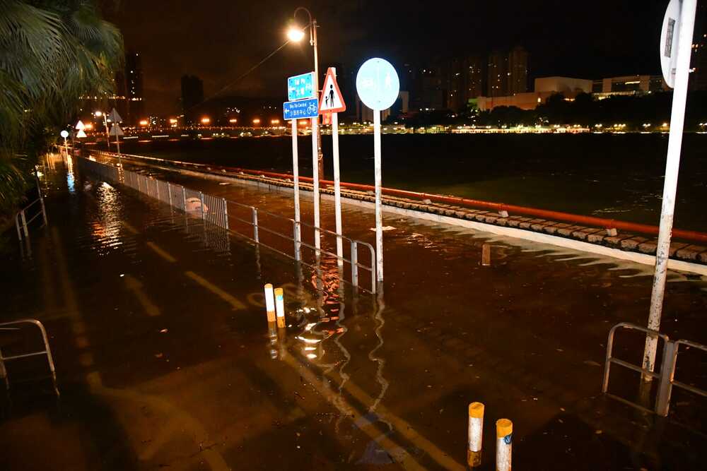 Areas along the Shing Mun River in Sha Tin were also flooded, including the riverside promenade, cycleways and pedestrian tunnels.