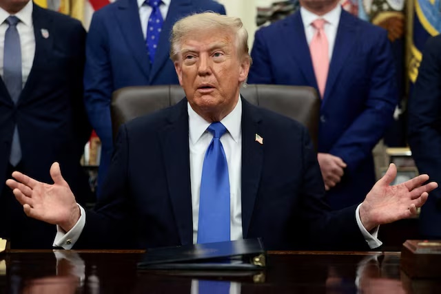 U.S. President Donald Trump speaks during a meeting with travel executives in the Oval Office at the White House in Washington, D.C., U.S., September 2, 2026. REUTERS/Evelyn Hockstein/File Photo