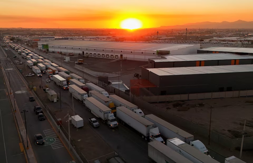 A drone view shows trucks waiting in line near the Zaragoza-Ysleta border crossing bridge to cross into the U.S., in Ciudad Juarez, Mexico January 31, 2025. (Reuters) A drone view shows trucks waiting in line near the Zaragoza-Ysleta border crossing bridge to cross into the U.S., in Ciudad Juarez, Mexico January 31, 2025. (Reuters)