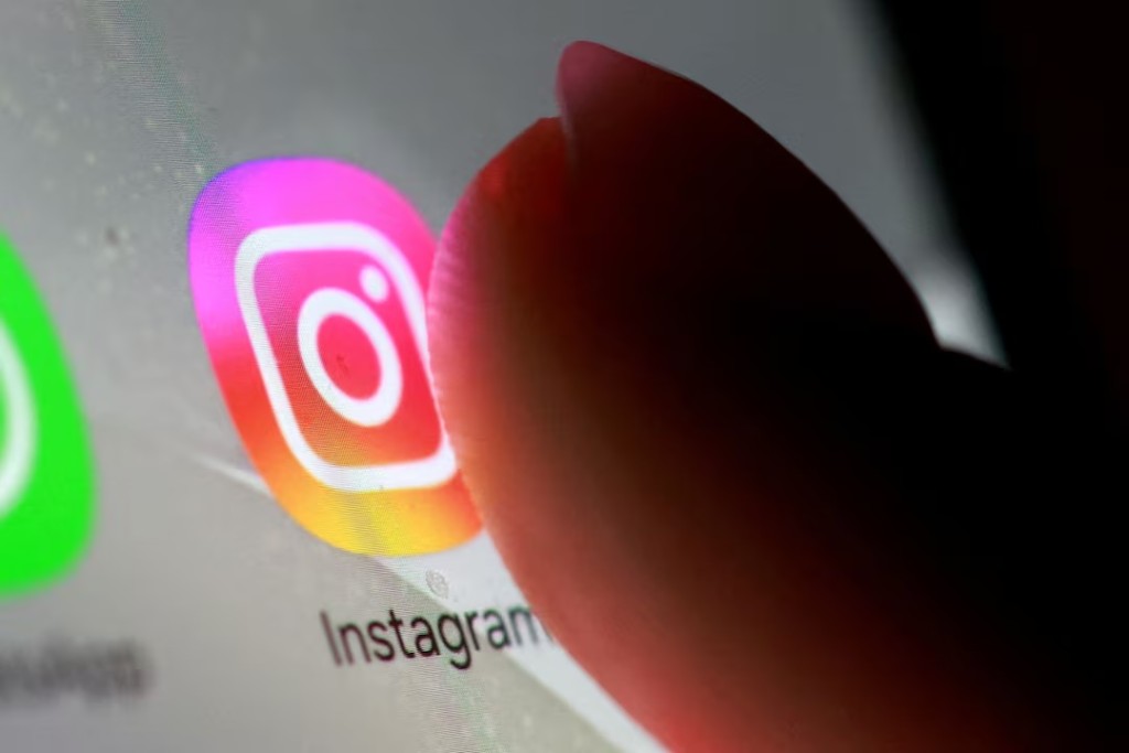  Instagram app icon is seen on a smartphone in this illustration taken October 27, 2025. REUTERS/Dado Ruvic/Illustration/File Photo/File Photo