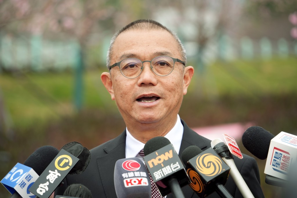 Steven Yiu Siu-chung, executive director of airport operations at the Airport Authority, said on Thursday that around 20 to 30 percent of the blossoms are currently in bloom.