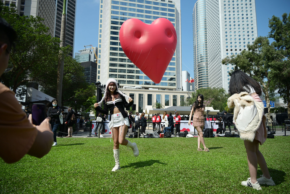 Chubby Hearts Hong Kong will be seen in different scenic locations across the city and is one of several projects aimed at promoting the economy. SING TAO