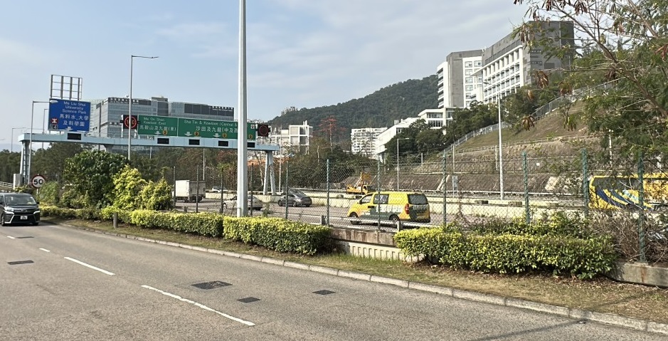 The incident occurred at around 8.20am near the Ma Liu Shui Ferry Pier section of Tolo Highway.