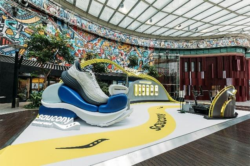 A promotional installation at K11 for the opening of the Saucony store in Hong Kong. Xtep