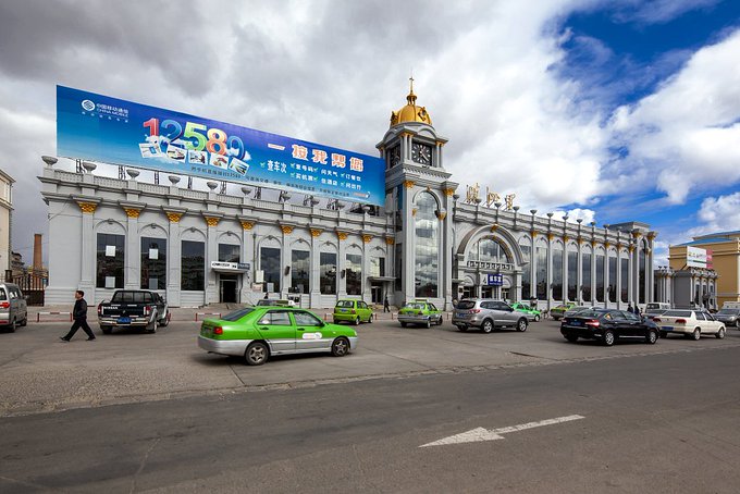 Manzhouli was put under a 'quasi-lockdown' after two local coronavirus infections were reported on Saturday, involving a 55-year-old sanitation worker and his domestic helper wife. Manzhouli was put under a 'quasi-lockdown' after two local coronavirus infections were reported on Saturday, involving a 55-year-old sanitation worker and his domestic helper wife.