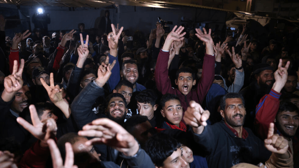 People in southern Gaza celebrate the announcement of a deal to end the 15-month war with Israel © BASHAR TALEB / AFP People in southern Gaza celebrate the announcement of a deal to end the 15-month war with Israel © BASHAR TALEB / AFP