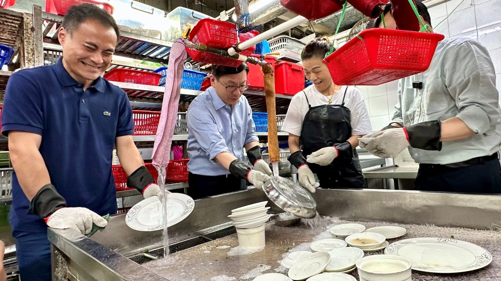 Secretary for Labour and Welfare Chris Sun Yuk-han (Photo: Labour and Welfare Bureau's Facebook)