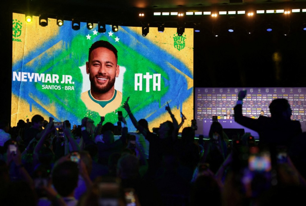 Loud cheers greet Neymar’s selection during a gala ceremony in Rio de Janeiro. REUTERS