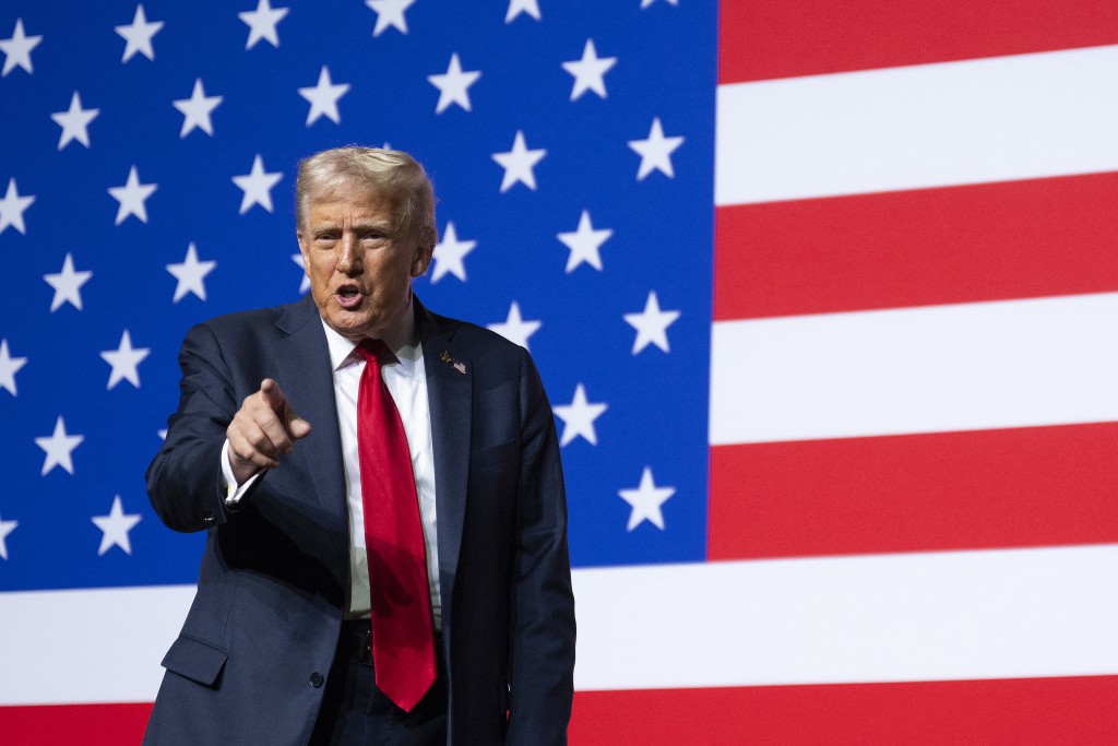 US President Donald Trump departs after addressing senior military officers gathered at Marine Corps Base Quantico in Quantico, Virginia, on September 30, 2025. Defense Secretary Pete Hegseth said Tuesday the US military must fix "decades of decay" as he addressed a rare gathering of hundreds of senior officers summoned from around the world to hear him speak near Washington. (Photo by Jim WATSON / AFP)