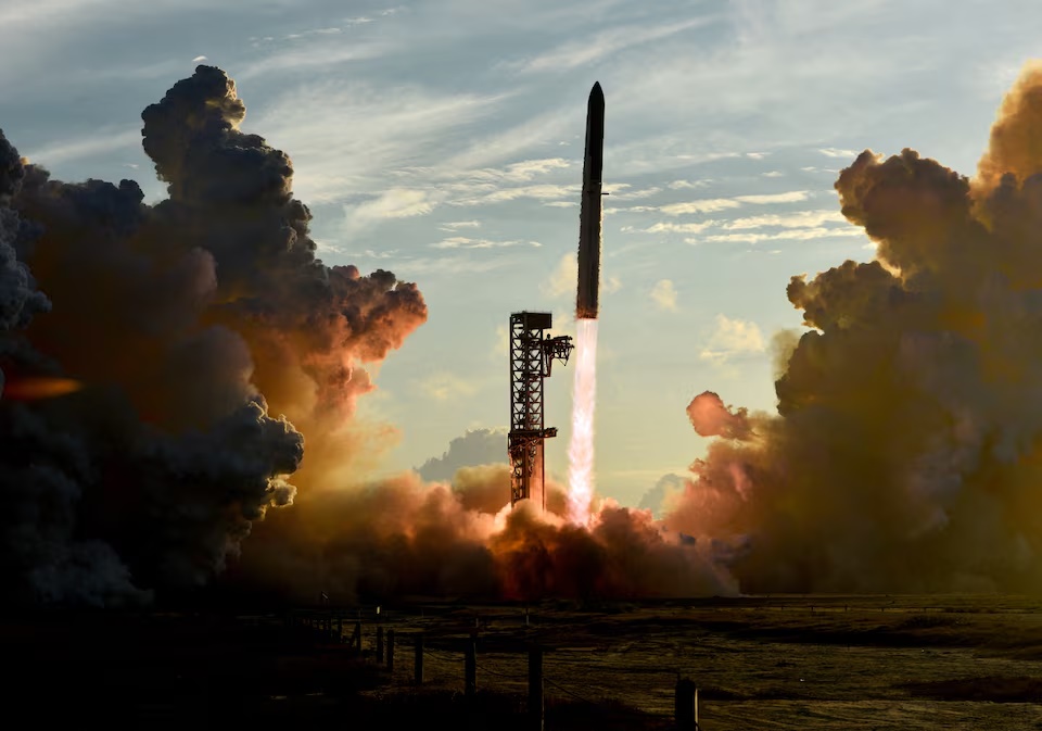 The SpaceX Starship and Super Heavy v3 Booster lift off on its 14th test flight from the SpaceX launch complex in Starbase, Texas, U.S., September 28, 2026.REUTERS/Steve Nesius/File Photo